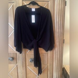 Elegant Black Tie-Front Gauze Wrap